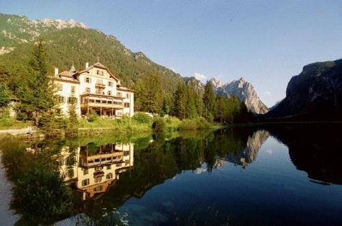 Hotel Baur Am See Dobbiaco Extérieur photo